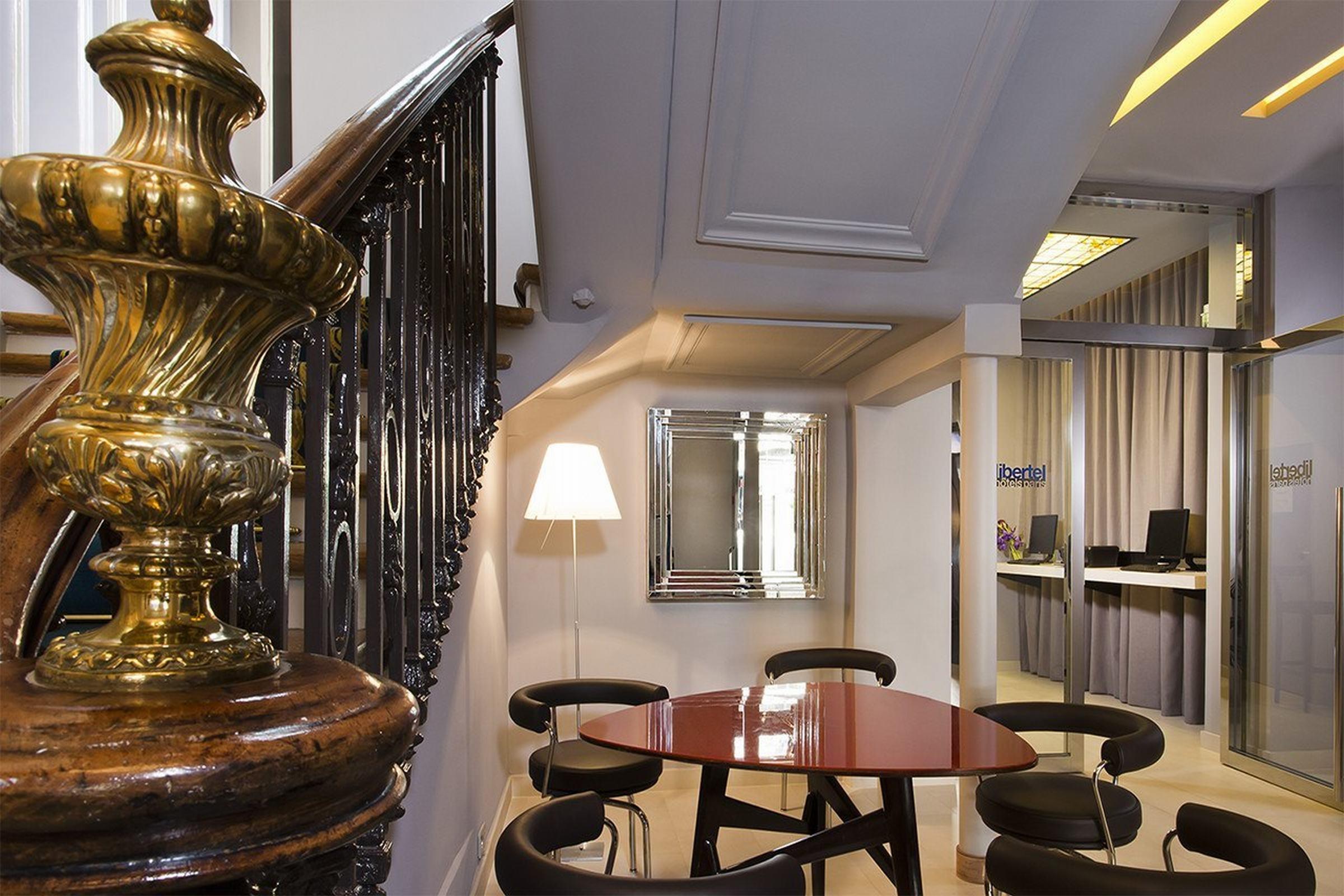 ホテル リベルタル ガル ドゥ レスト フランセ パリ エクステリア 写真